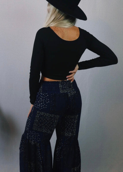 Cinched Long Sleeve Crop - Black